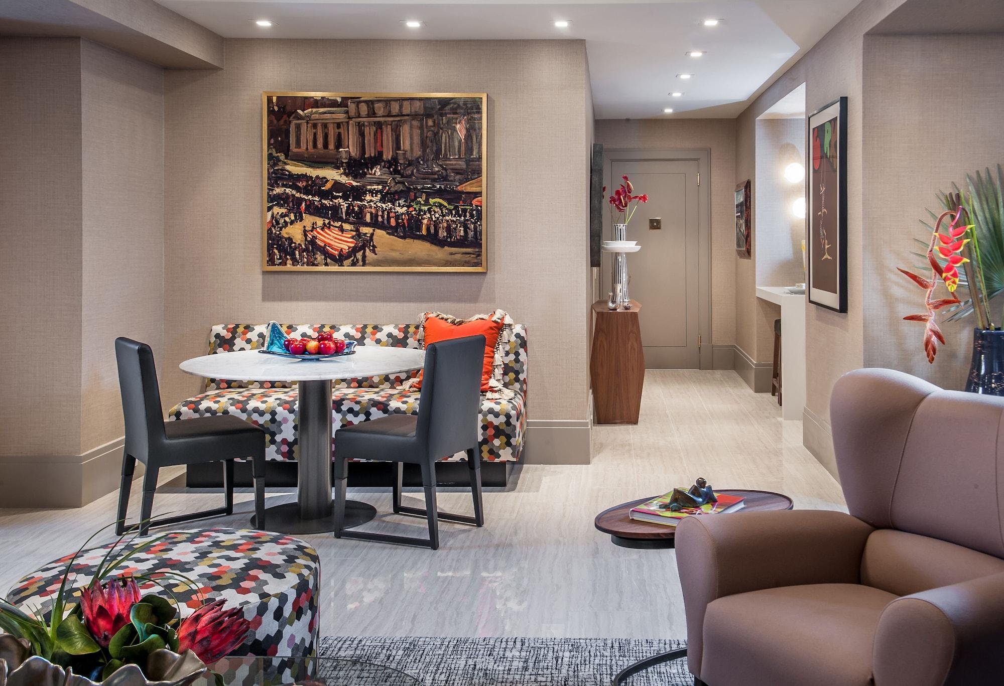 Lombardy Apartahotel